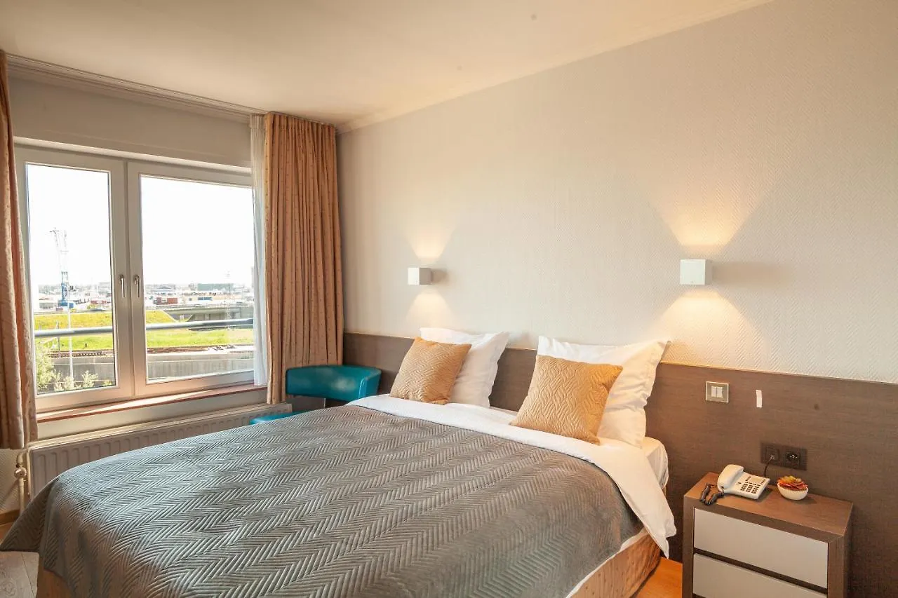Hotel Monaco Zeebrugge Beach 0*, Brugge België
