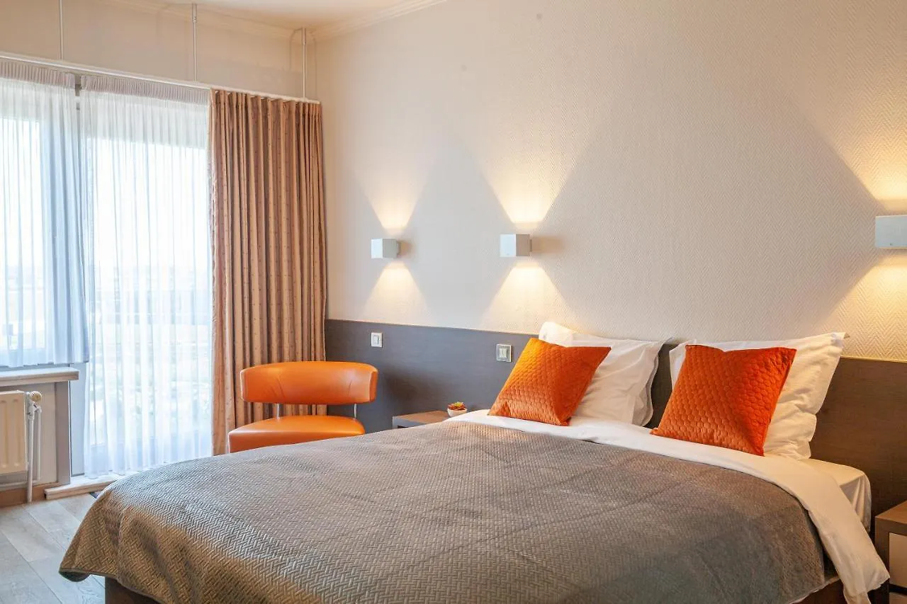 Hotel Monaco Zeebrugge Beach 0*, Brugge