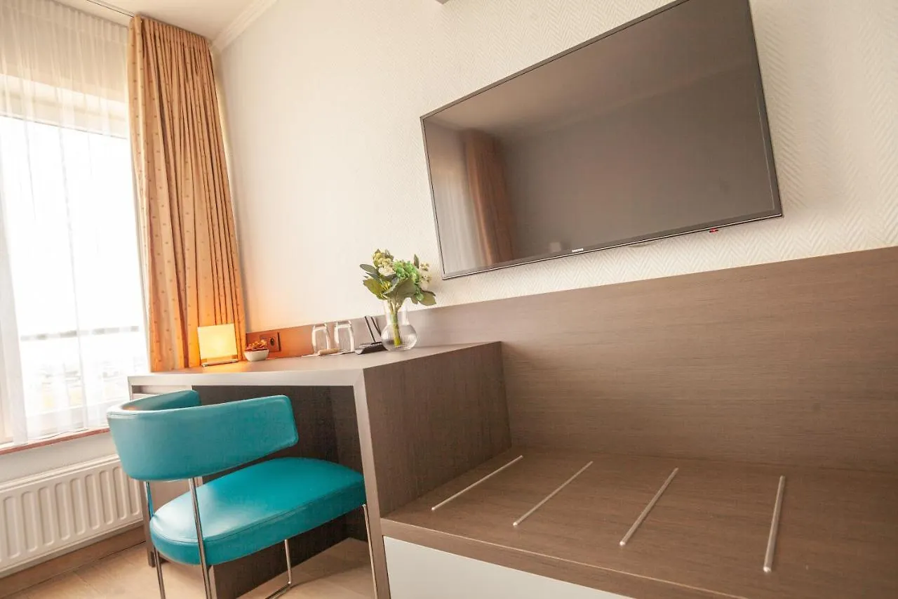 Hotel Monaco Zeebrugge Beach 0*, Brugge