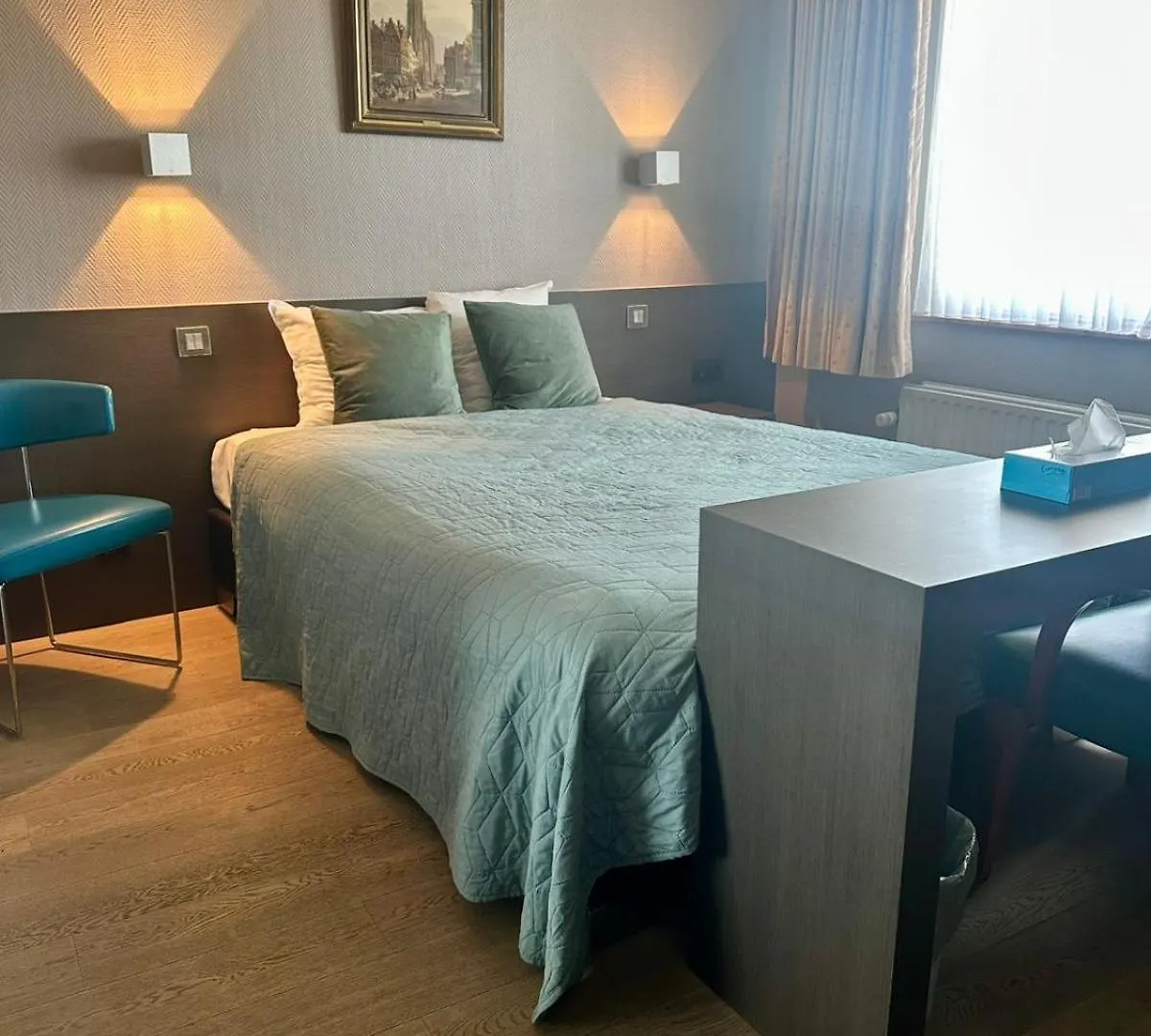 Hotel Monaco Zeebrugge Beach 0*, Brugge